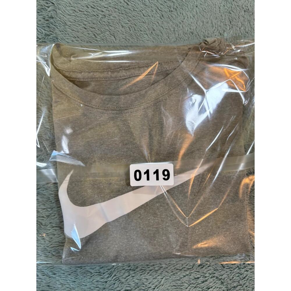 Nike Boys Dry-Fit Grey T-Shirt Size US UK (XL) - Picture 9 of 9